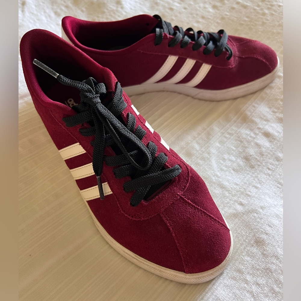 Adidas Sneakers